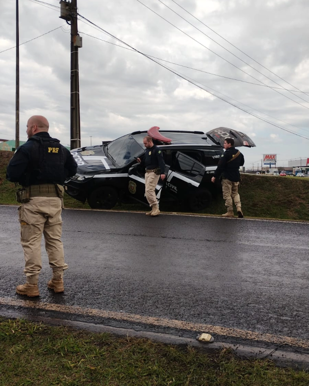 Após intensa perseguição, homem é preso com viatura falsa em Cascavel