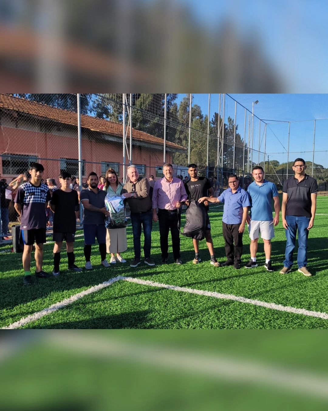 Cel Domingos Soares inaugura Meu Campinho na Vila Rural