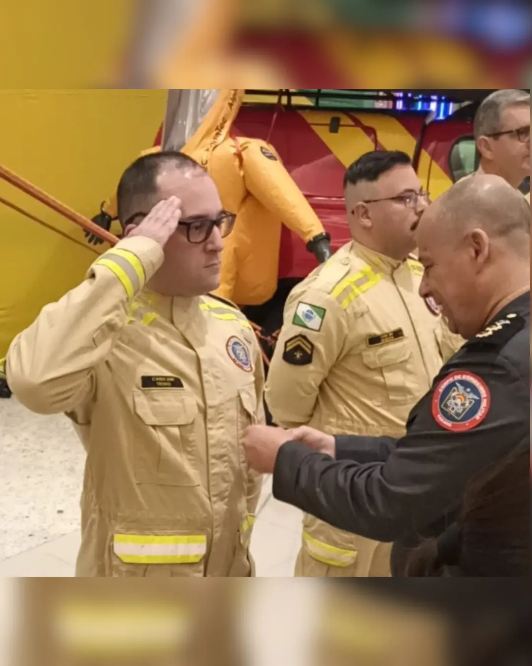 Em solenidade em Pato Branco, bombeiros de Palmas receberam medalhas