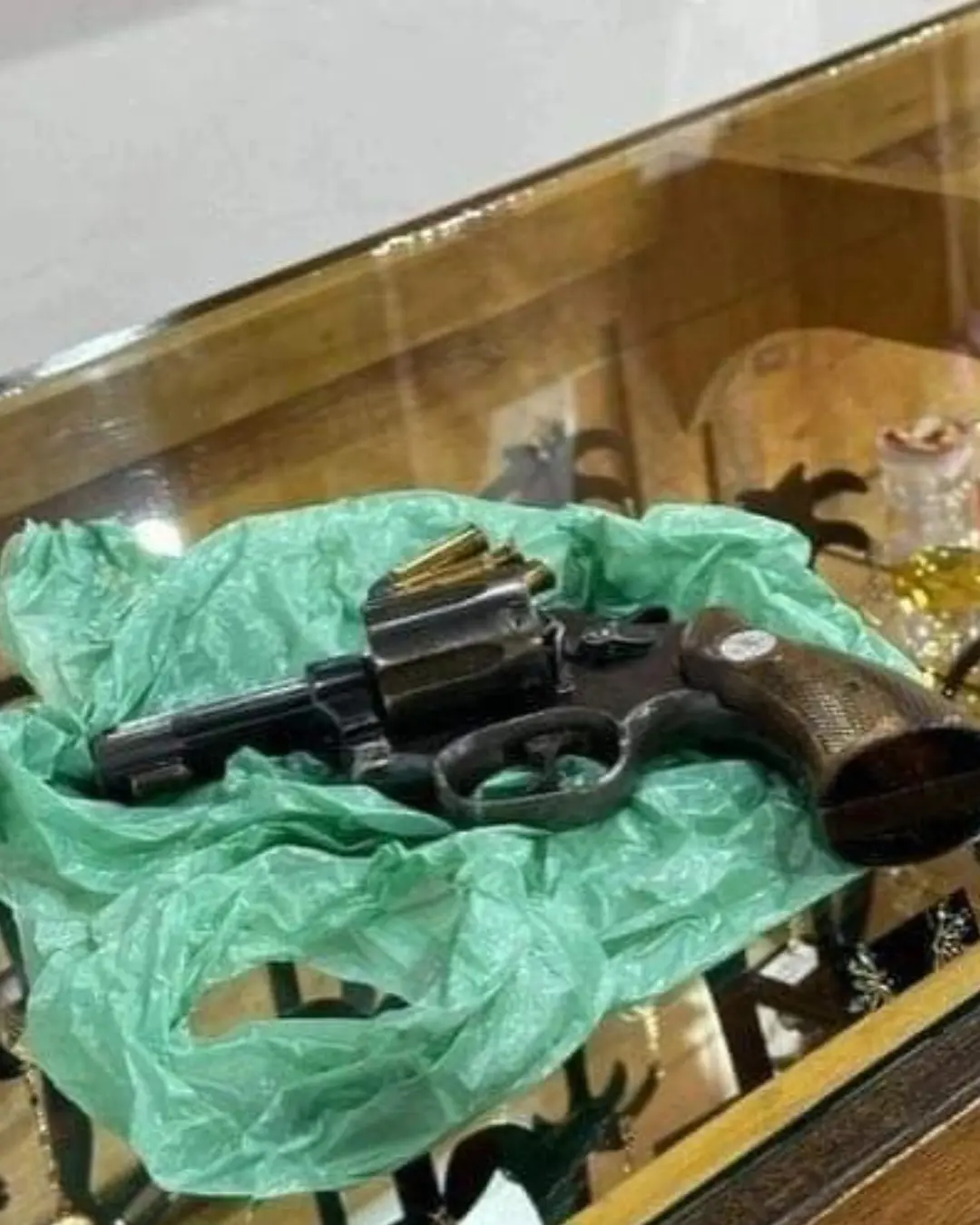 Joalheiro reage a assalto e mata criminoso em SC
