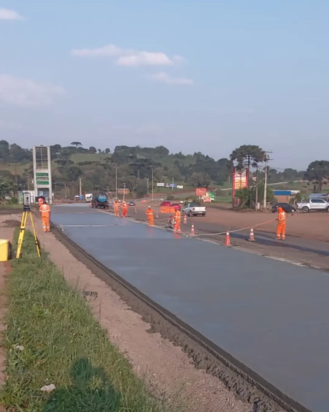Obra de restauração de rodovia em concreto entre Palmas e Clevelândia chega a 75%