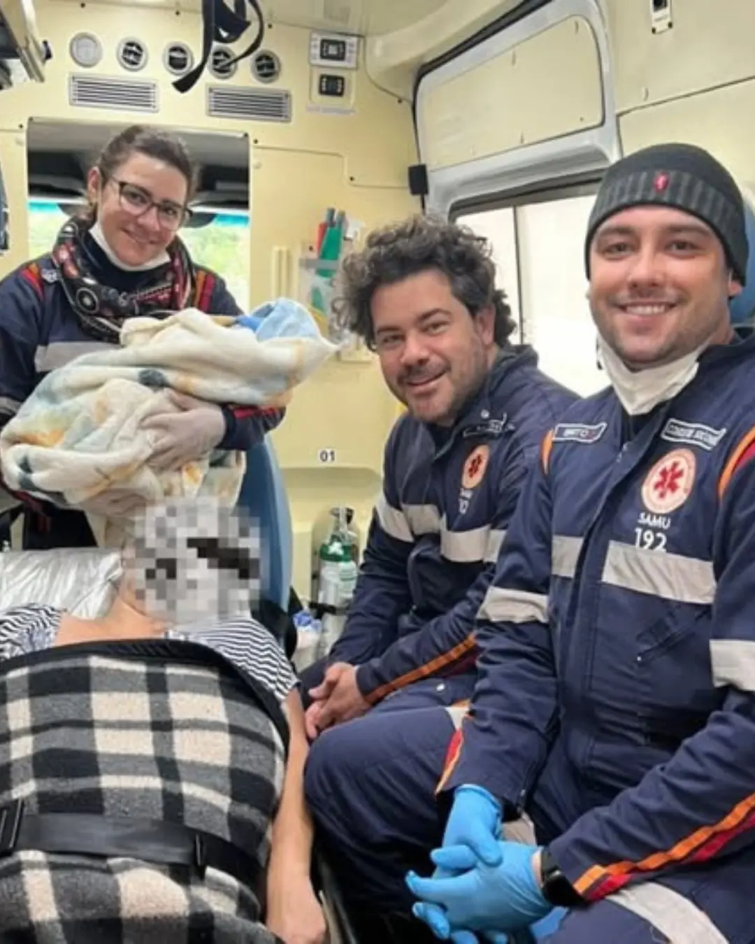 Socorristas do Samu fazem parto de emergência em residência