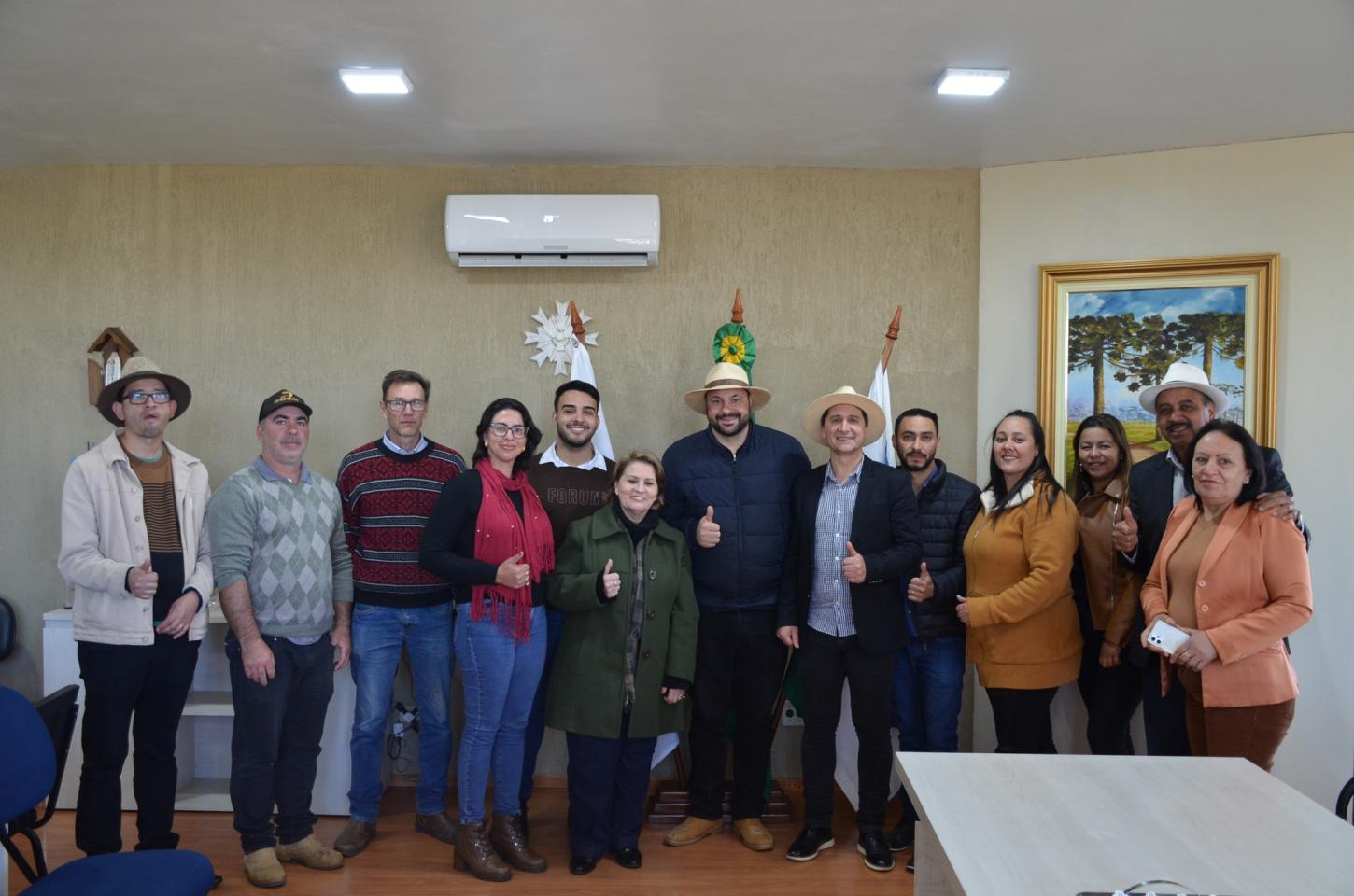 Deputado federal Geraldo Mendes visitou Cel Domingos Soares