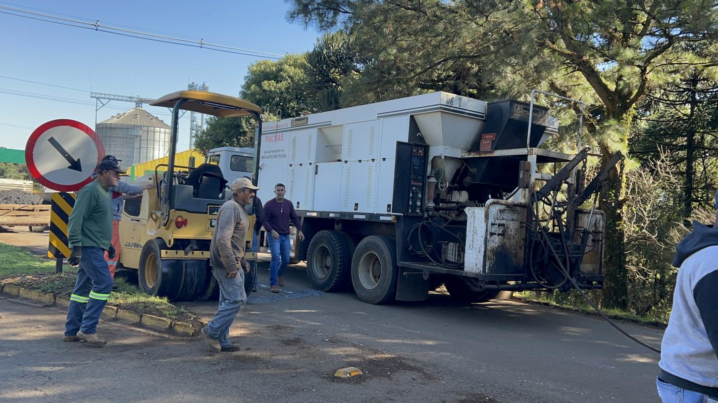 Operação tapa buraco reforça ações de melhorias nas ruas de Palmas