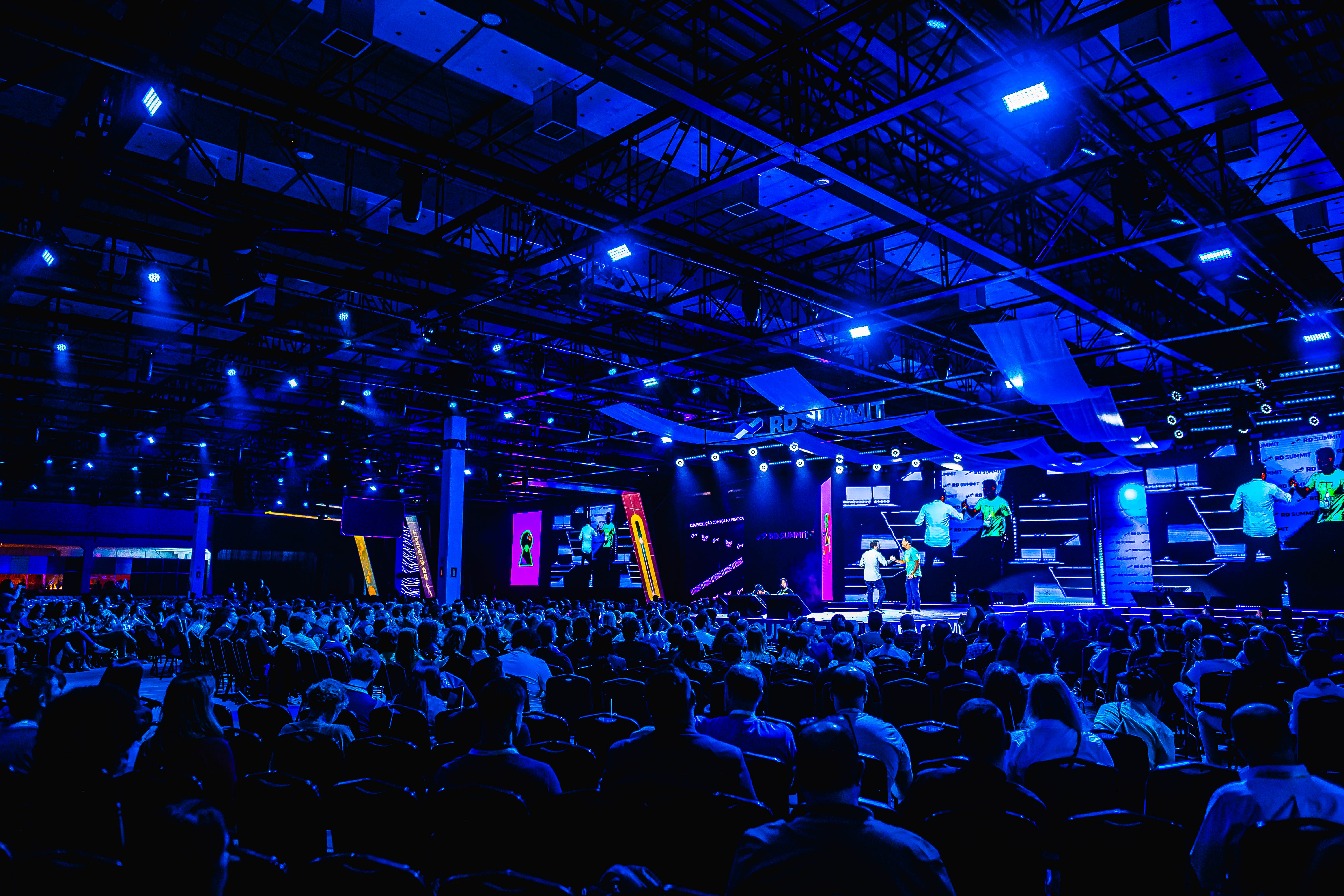RD Summit anuncia Palco Diálogos com painéis e podcasts