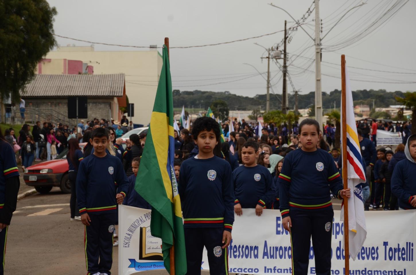 Cel Domingos Soares realiza Desfile Cívico em homenagem ao 7 de Setembro