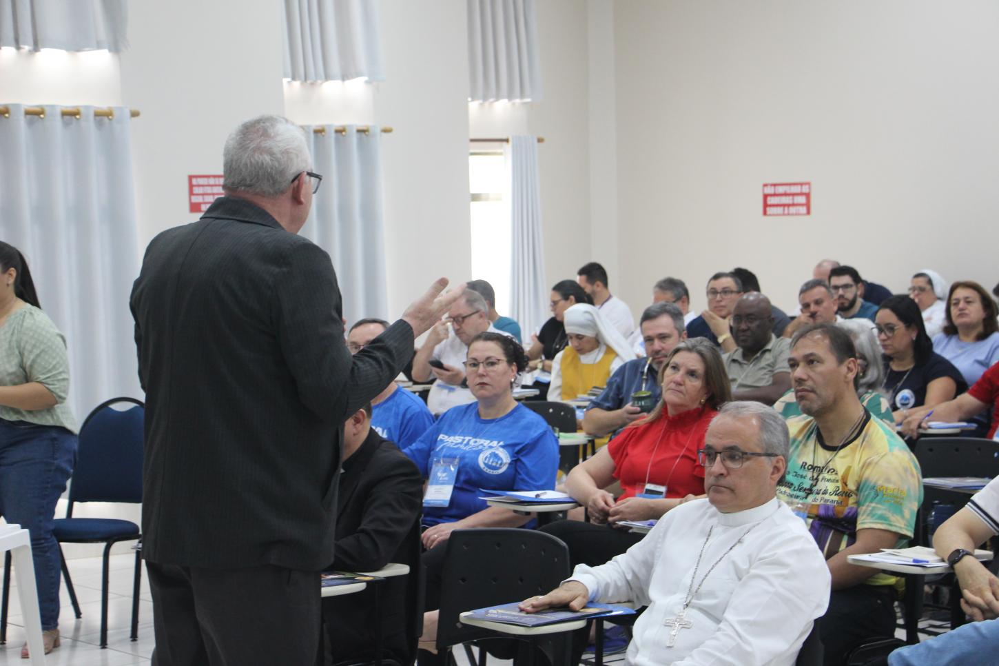 Diocese de Palmas-Francisco Beltrão participa de encontro sobre Amoris Laetitia e cuidado com as famílias