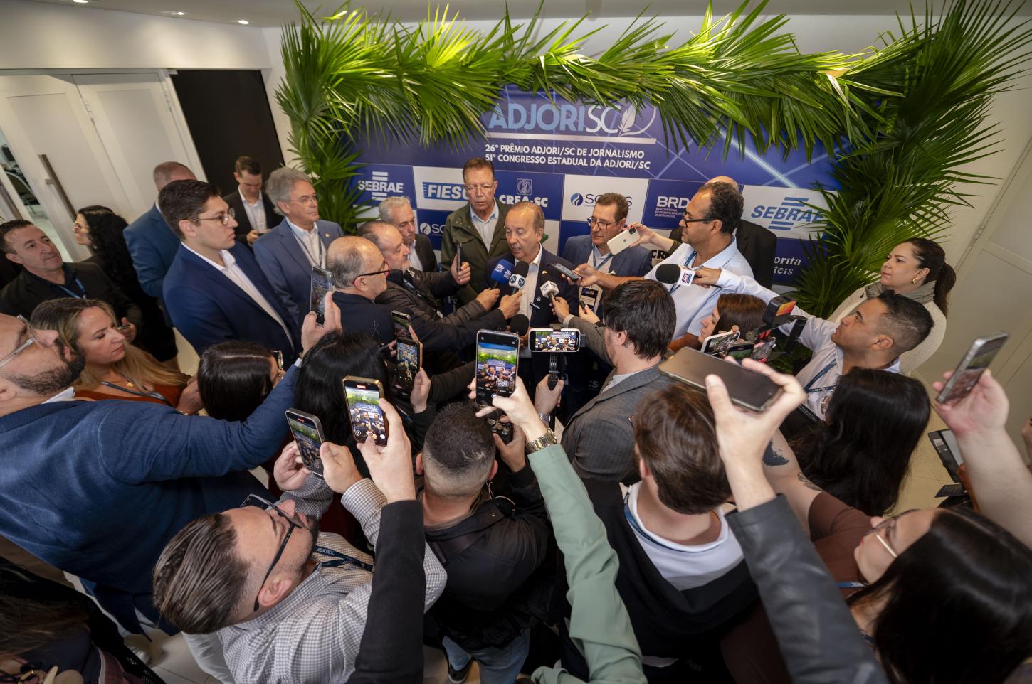 Entrevista coletiva com o Governador Jorginho Mello