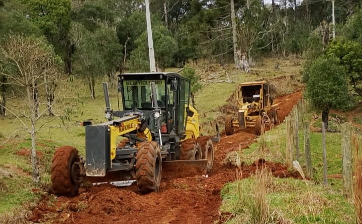 Melhorias estão sendo realizada nas estradas do interior de CDS, na região da Colônia Soares