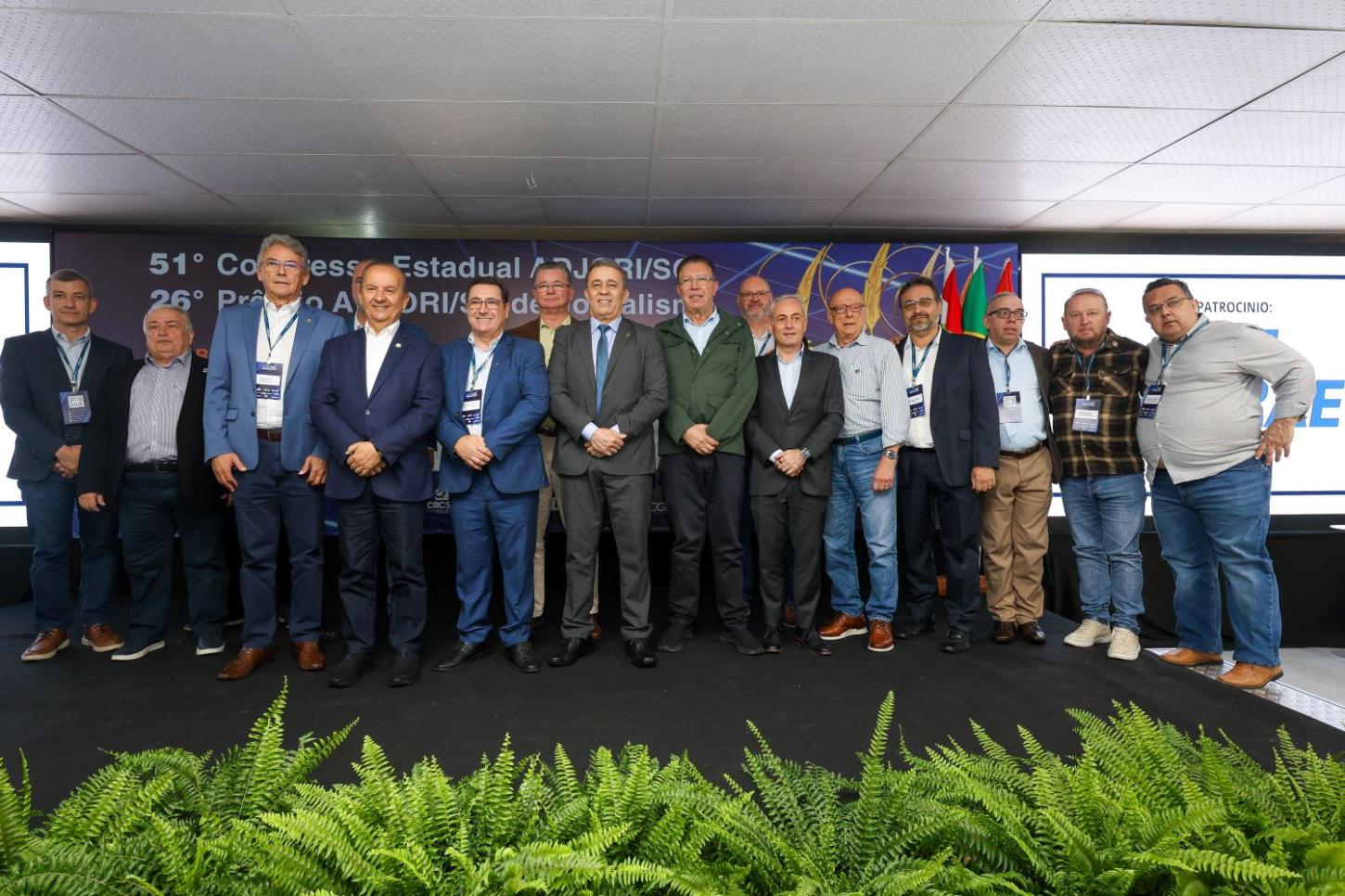Representantes da Adjori/ PR, participaram do  51º Congresso Estadual de Jornalismo da Adjori/SC