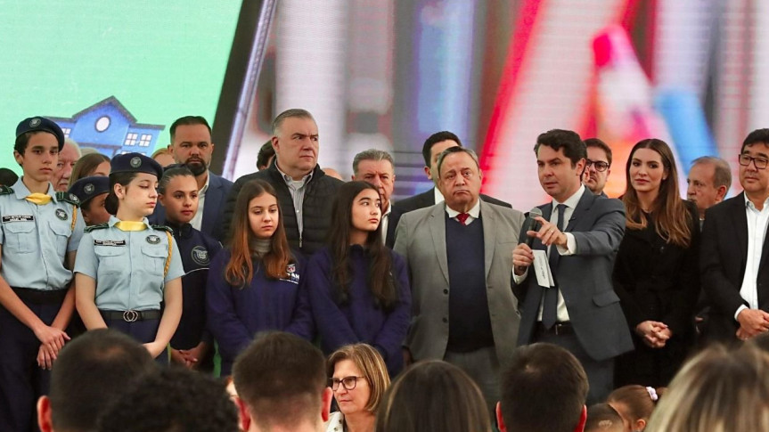Assembleia Legislativa anuncia aporte de R$ 70 milhões para aulas de inglês em escolas municipais de todo o Paraná