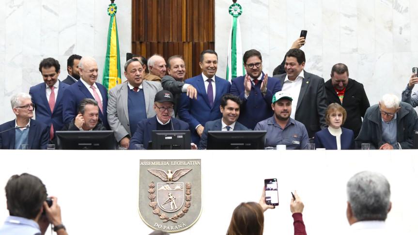 Assembleia Legislativa assegura acordo para votação e sanção de lei que beneficia produtores de leite paranaenses