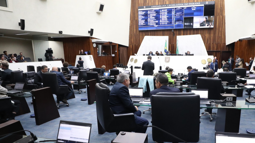 Assembleia avança em medidas ambientais com regras para descarte de colchões e controle de ruído