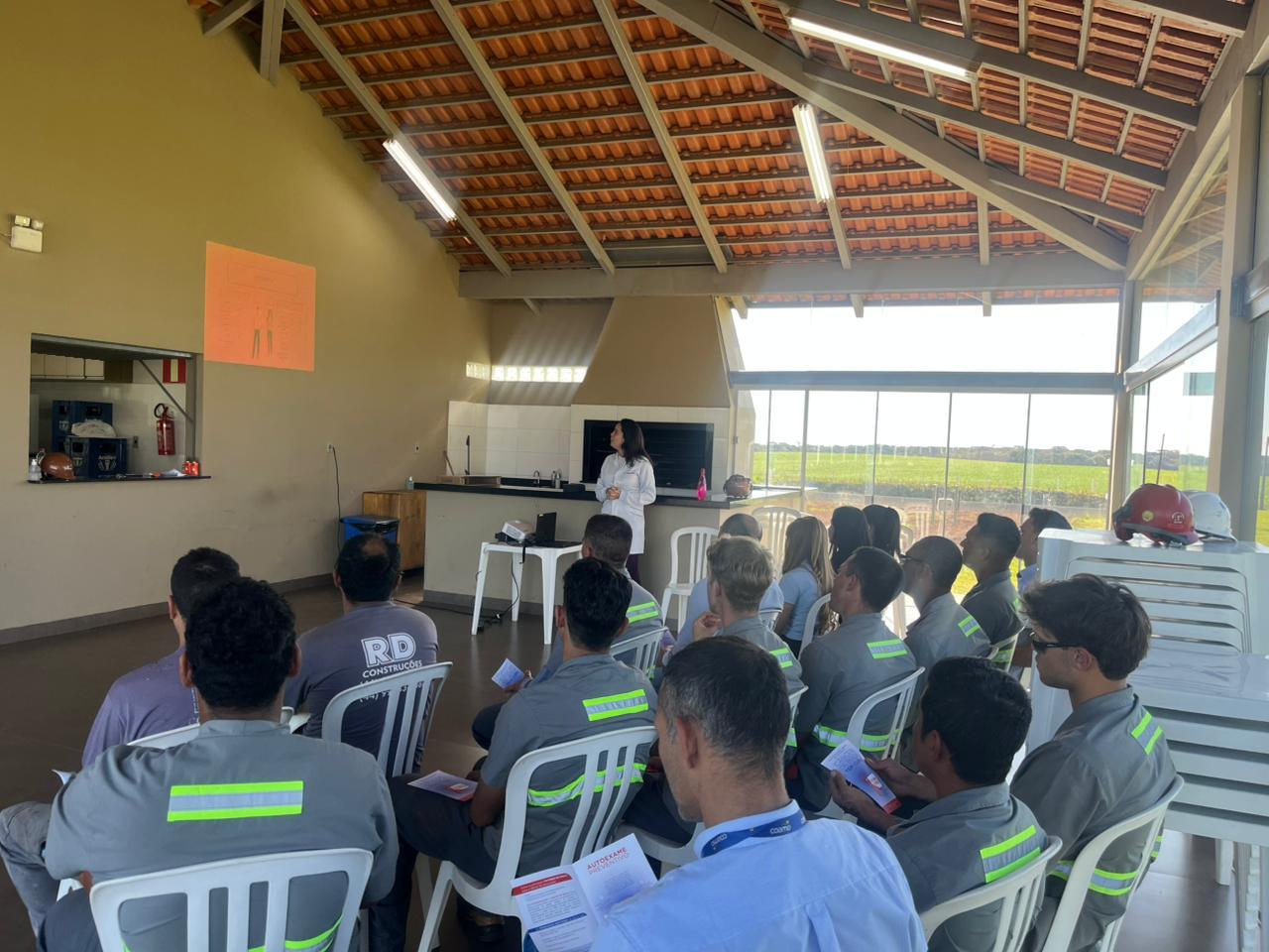 Colaboradores da Coamo tiveram acesso a informações sobre câncer bucal 