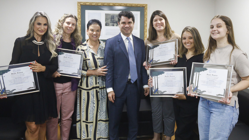 Deputada Marli Paulino (SD) entrega Menção Honrosa para equipe 100% feminina que fez transmissão do Brasileirão e Suburbana de Curitiba