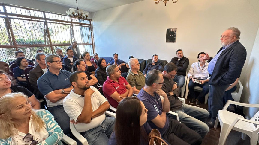 Deputado Tercilio Turini (MDB) se reúne com associações e cobra da Copel solução para ligações de energia em loteamentos de chácaras