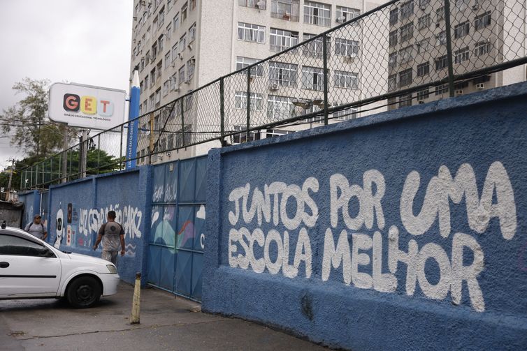Metade dos envolvidos com tráfico de drogas não chega ao ensino médio