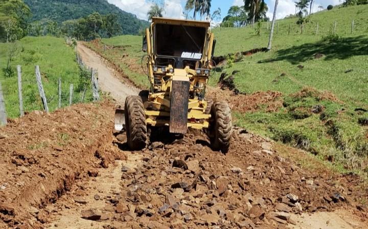 Obras seguem em andamento na região do Pedregulho