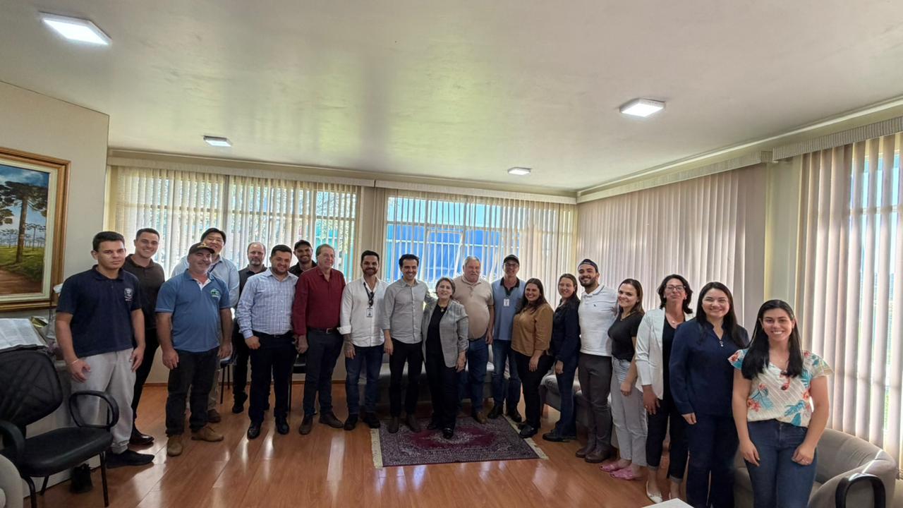 Prefeita Dona Maria recebeu o deputado estadual Luiz Guerra para discutir as demandas do município