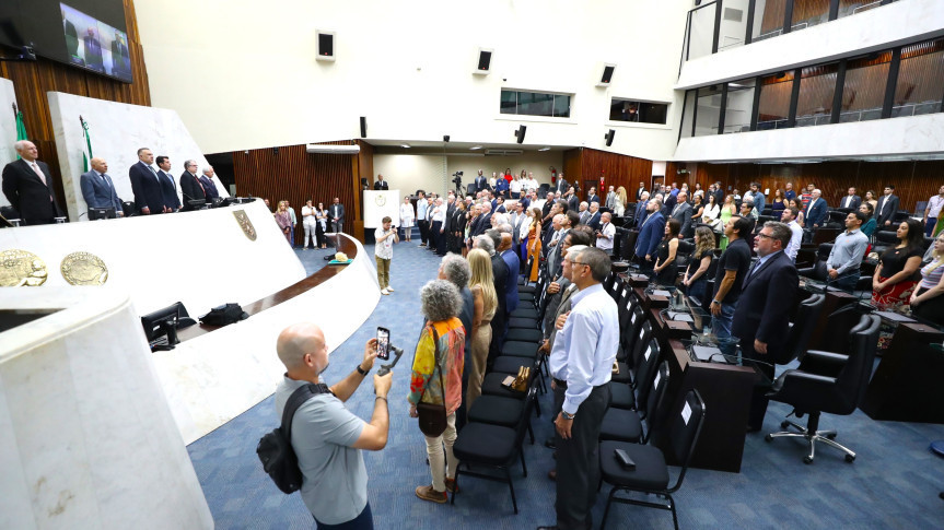 Assembleia Legislativa celebra os 172 anos da emancipação política do Paraná em Sessão Solene com autoridades e representantes da sociedade