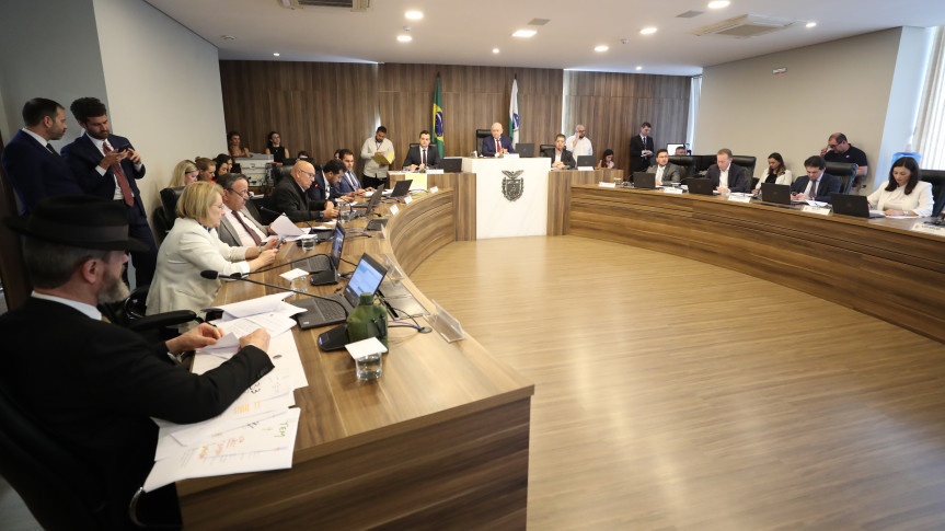 Projeto de lei que prevê a criação do Fundo Estratégico do Paraná (FEPR) é aprovado na CCJ