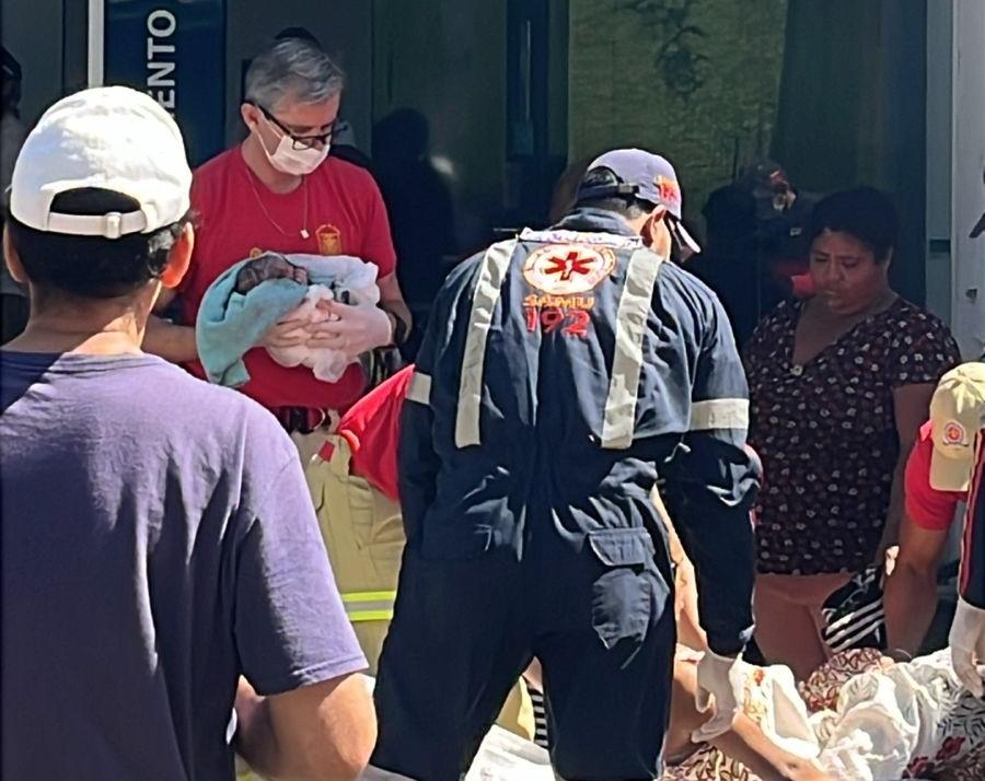 Adolescente deu à luz em via pública, Corpo de Bombeiros auxiliou nos procedimentos