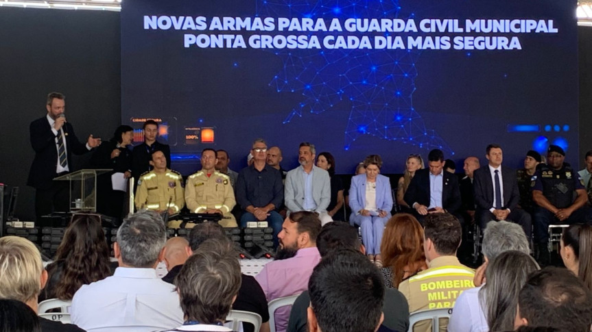 Deputado Delegado Tito Barichello (União) participa da entrega de 220 novas armas à GCM de Ponta Grossa