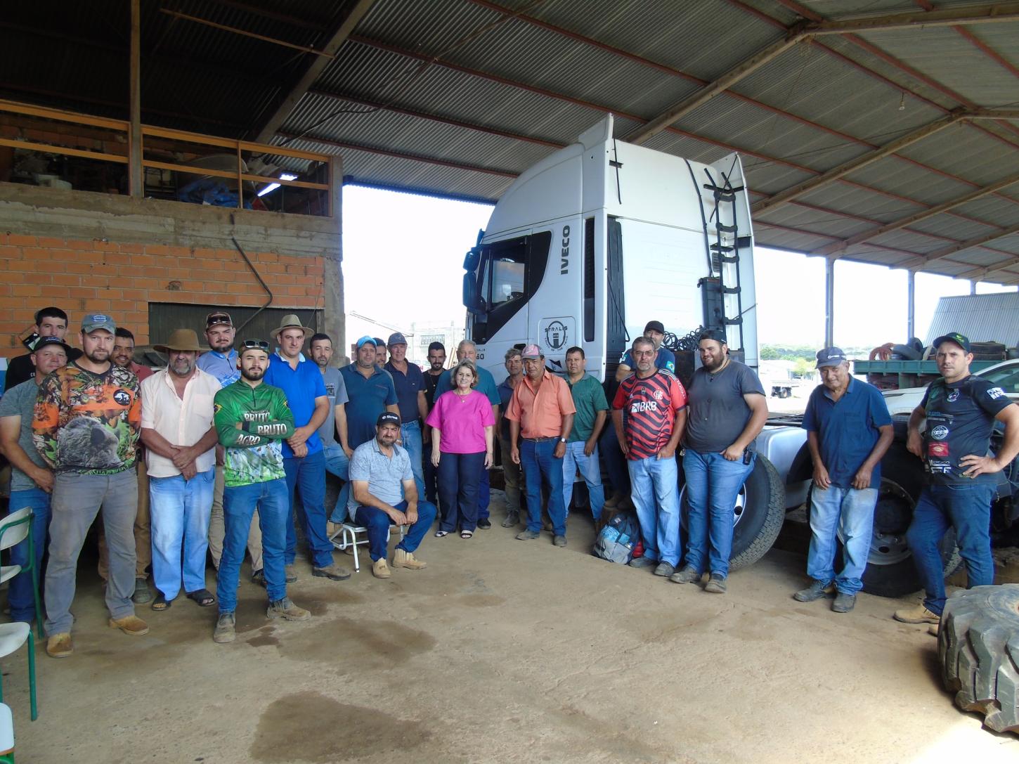 Administração Municipal realiza reunião de alinhamento com equipe do Departamento de Obras