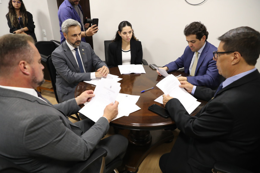 Assembleia aprova campanha para incentivar a doação de cabelos a pacientes com câncer no Paraná