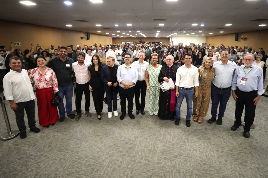 Assembleia Itinerante em Arapongas reúne reivindicações regionais por infraestrutura, serviços públicos e apoio ao setor produtivo