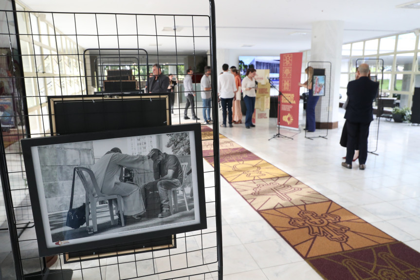 Exposição fotográfica sobre Corpus Christi 2025 segue até 13 de fevereiro no Espaço Cultural da Assembleia Legislativa
