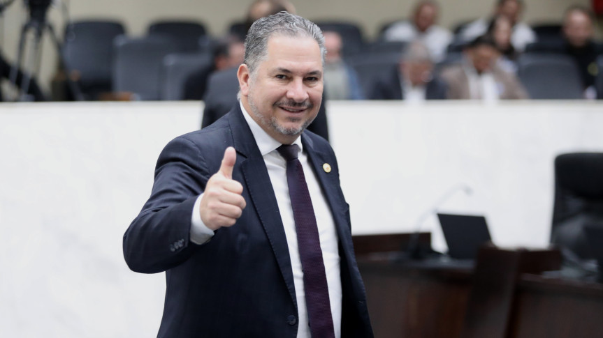 Paraná avança na garantia de direitos às pessoas com fibromialgia com novas leis e projetos, destaca deputado Gilson de Souza (PL)