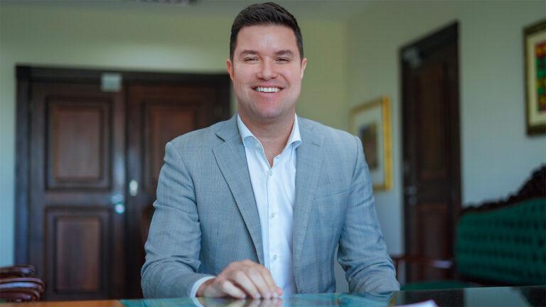 Em reunião com Ratinho, Guto é avisado que não será candidato ao governo