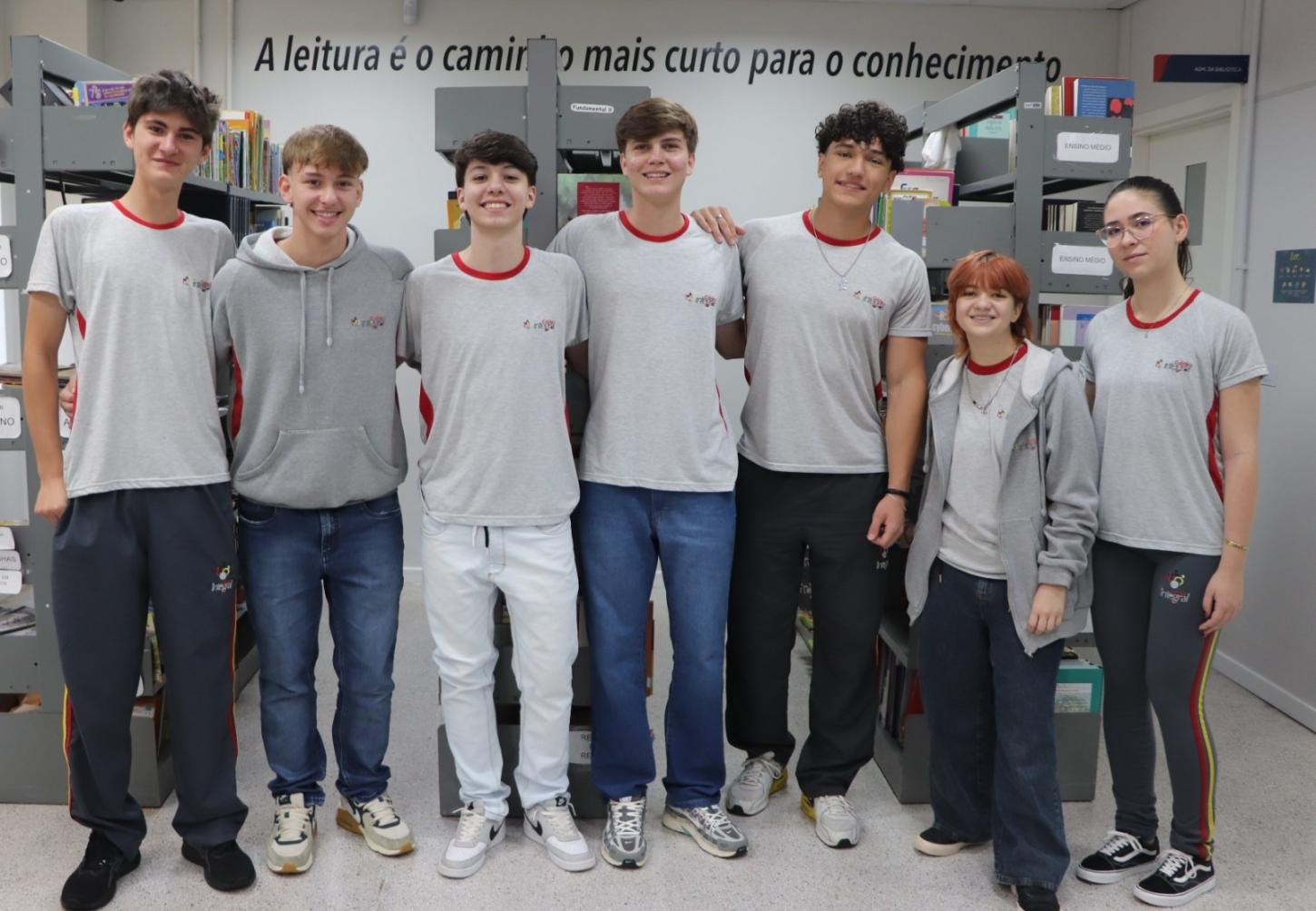 Estudantes do Colégio Integral participam de curso preparatório para o ITA 