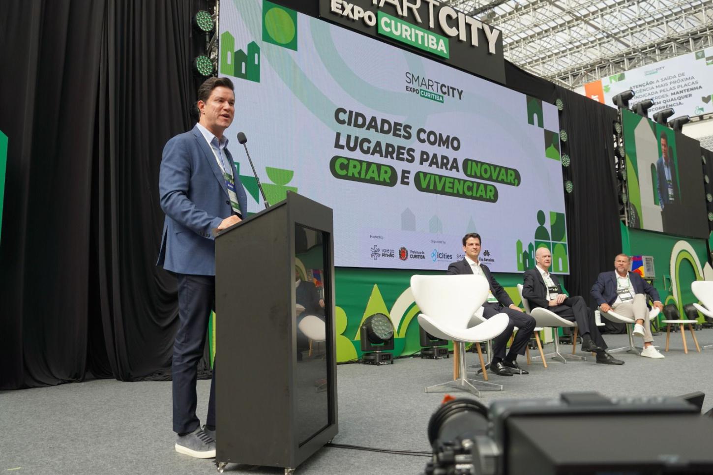Guto Silva abre Smart City e posiciona Curitiba no centro do debate global sobre cidades