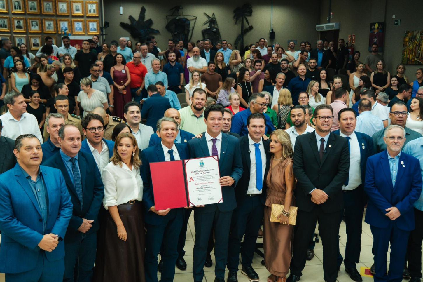 Guto Silva é homenageado com título de Cidadão Honorário de Foz do Iguaçu