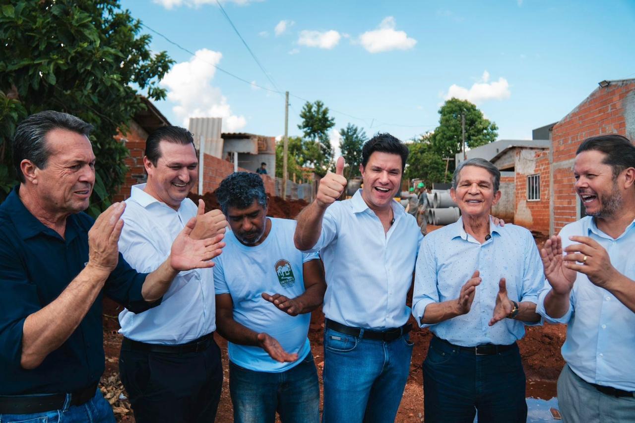 Guto Silva vistoria obras de urbanização do Bubas e reforça maior projeto do país em área ocupada