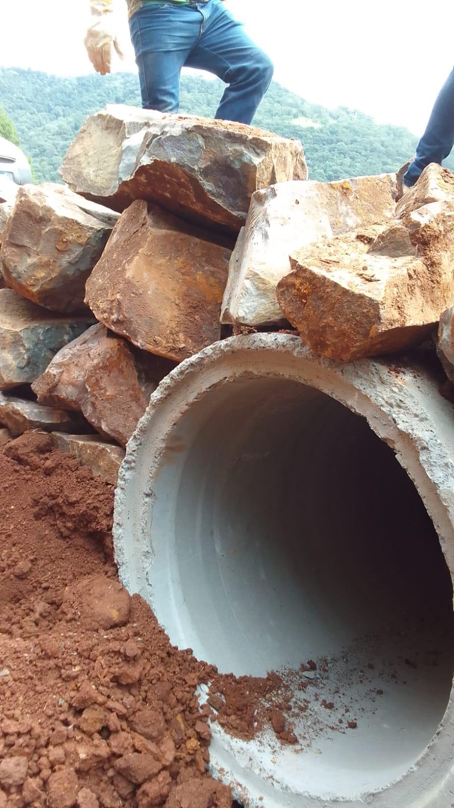Obra do calçamento na Nova Iguaçu está dentro do cronograma, informou engenheira da Prefeitura