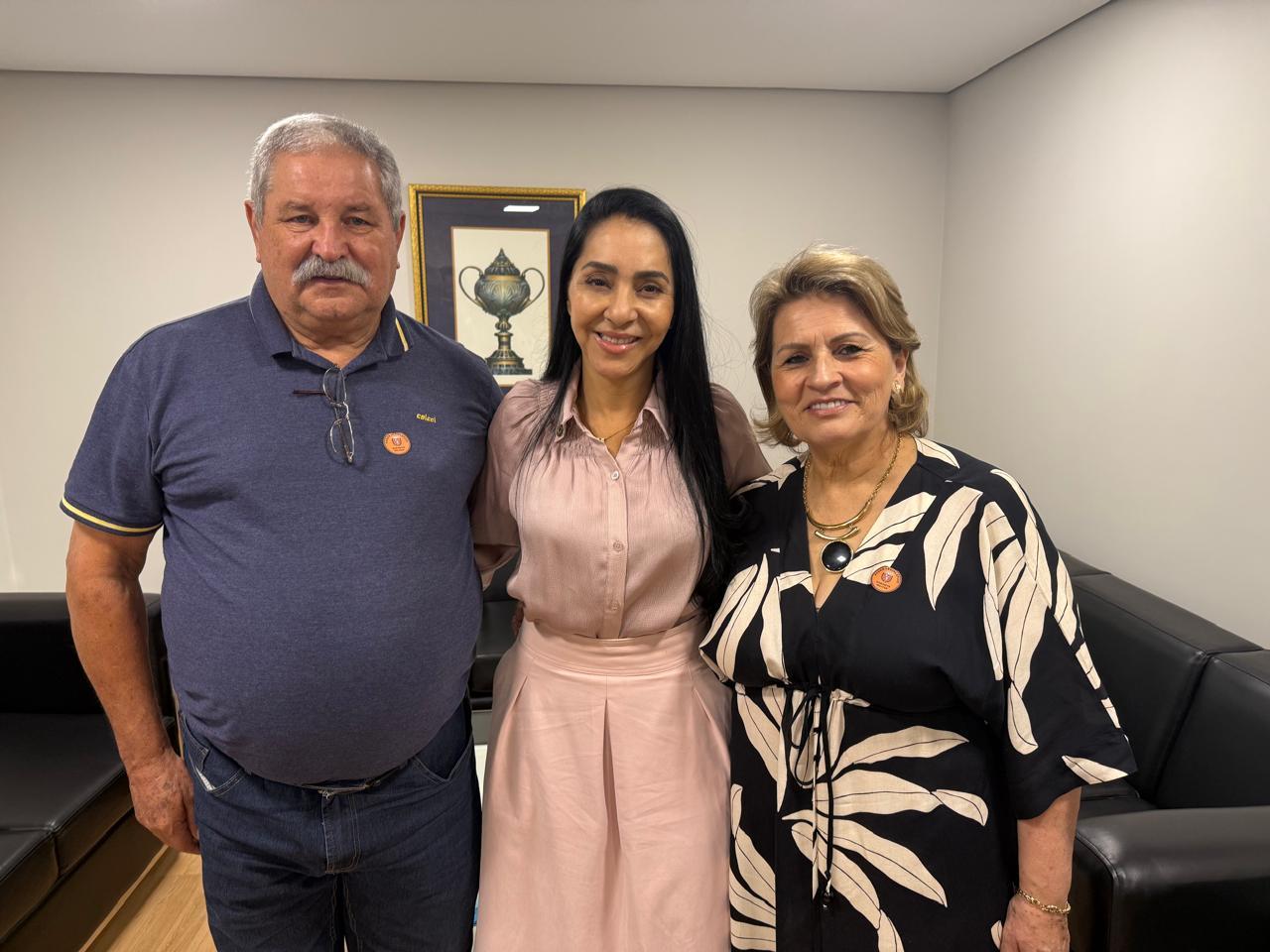 No gabinete da deputada Mara Lima