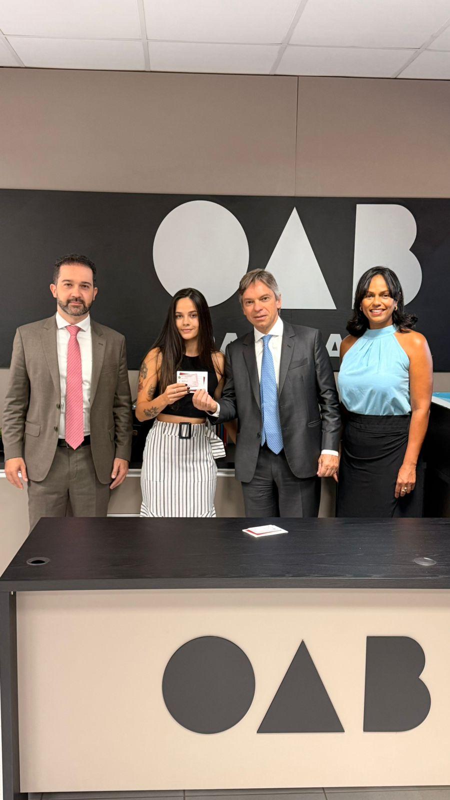 Entrega da credencial a Drª Ana Julia Rocha Bauer