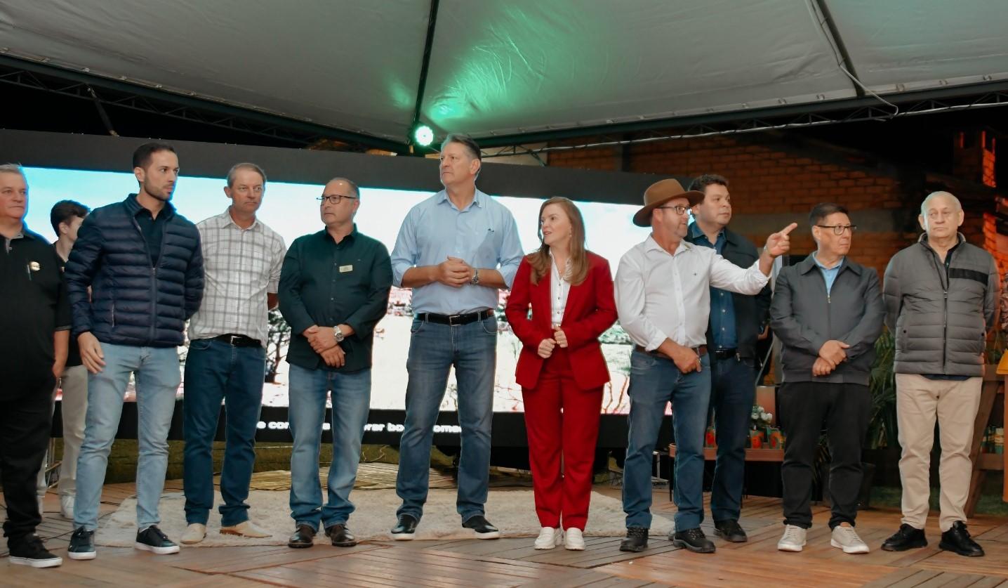 Abertura da Palmas Expo Show 2026 contou com a presença de diversos parlamentares e lideranças 