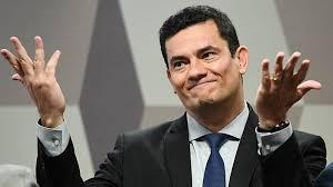 Moro despenca nas pesquisas e perde mais de 20 pontos