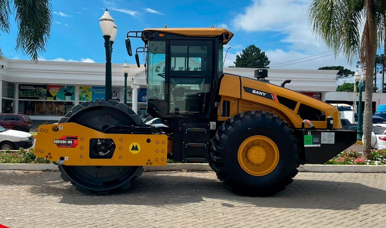 Palmas recebe novo rolo compactador e reforça infraestrutura do  parque de máquinas