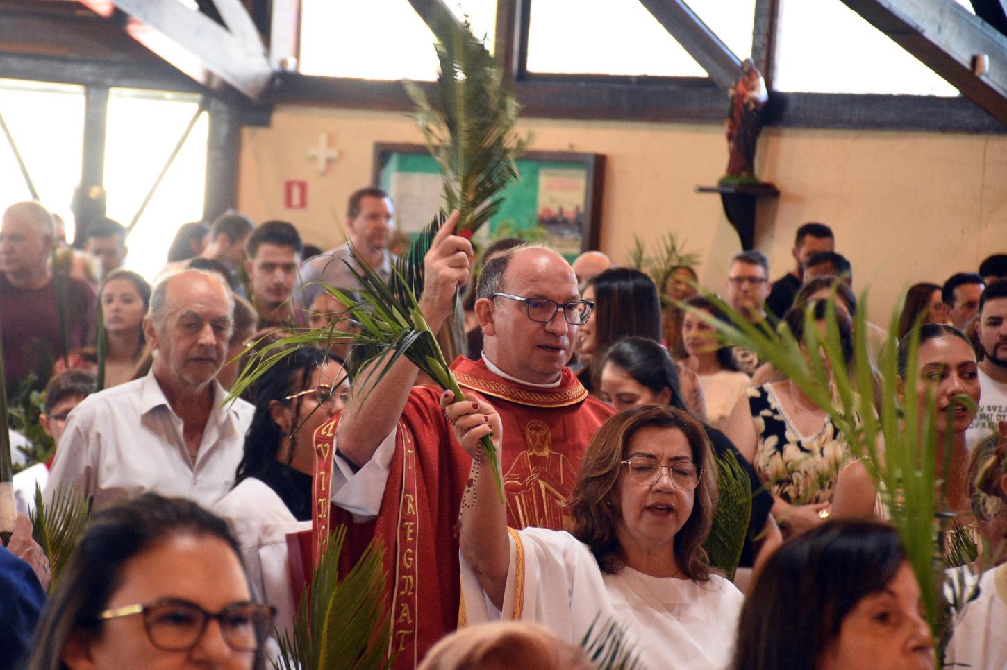 Pe Emerson da Catedral do Senhor Bom Jesus destaca todo o simbolismo da Semana Santa 