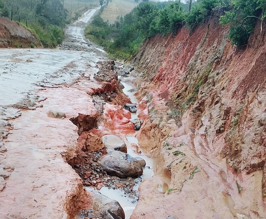 Chuva acima da média causou estragos nas estradas em Cel Domingos Soares 