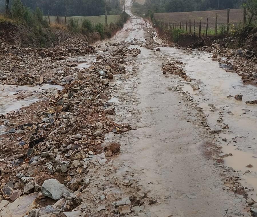Chuva acima da média causou estragos nas estradas em Cel Domingos Soares 