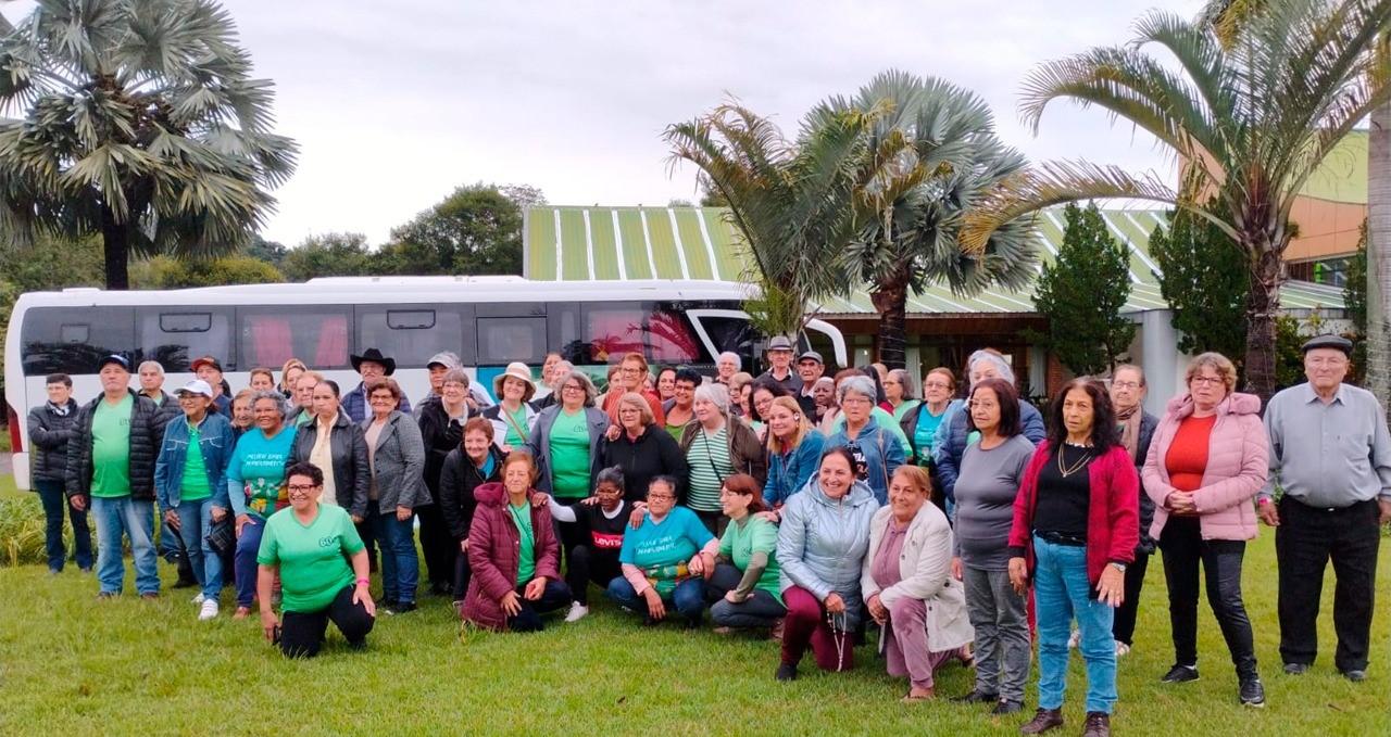Idosos de Palmas participam de viagem às Águas Termais de Sulina