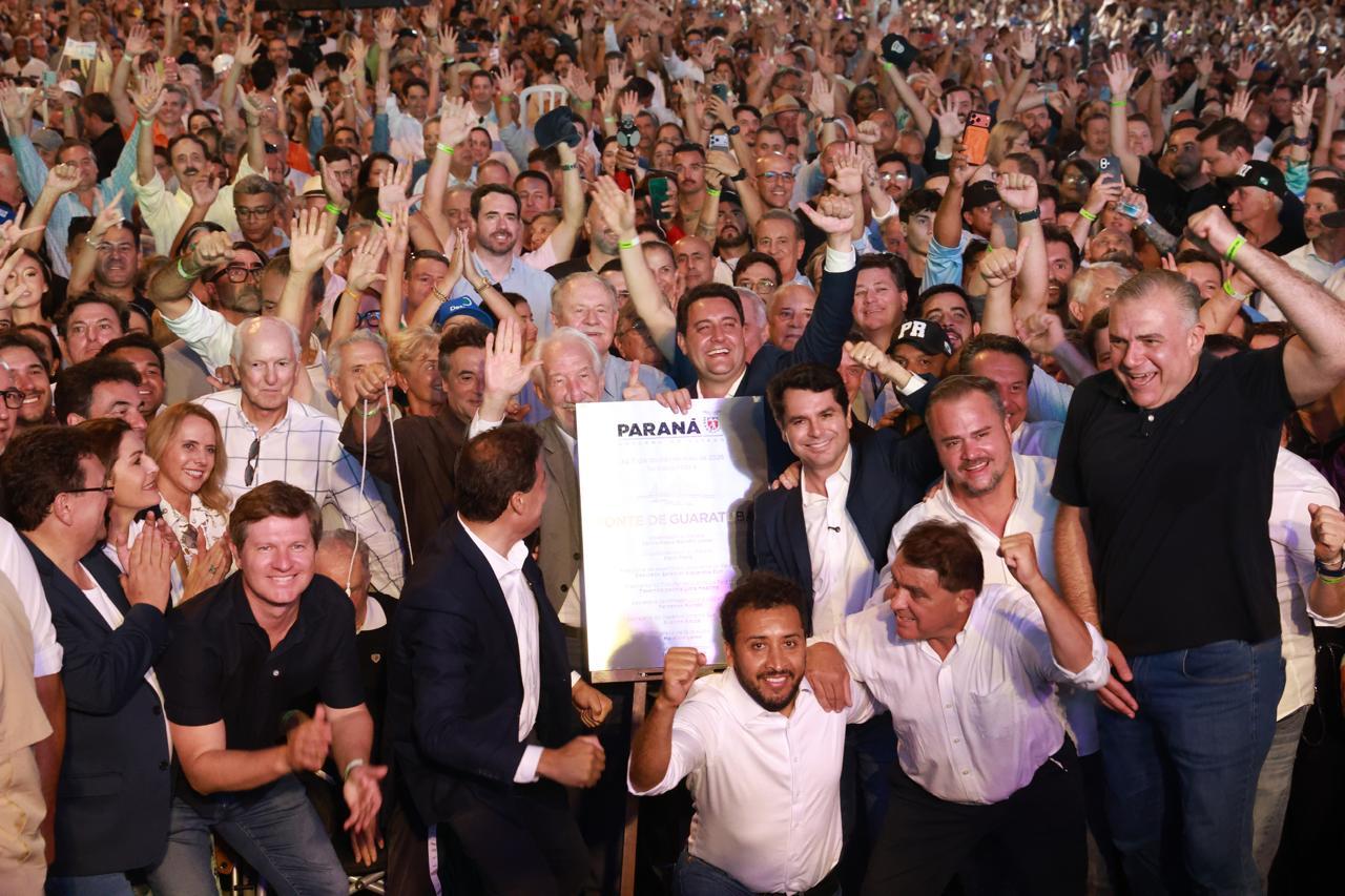 Show de luzes, drones e música emociona o público e celebra entrega da Ponte de Guaratuba