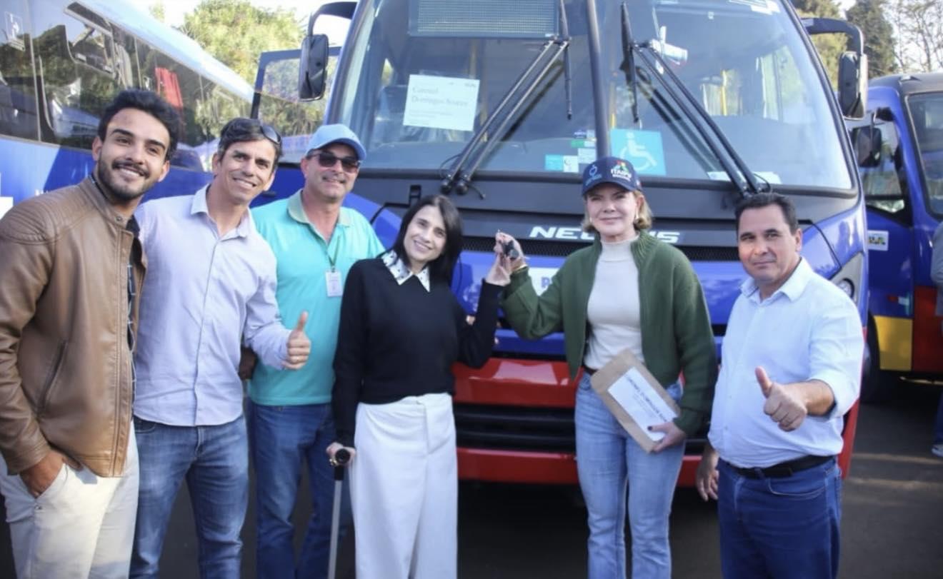 CDS recebeu micro-ônibus do Programa Caminhos  da Saúde
