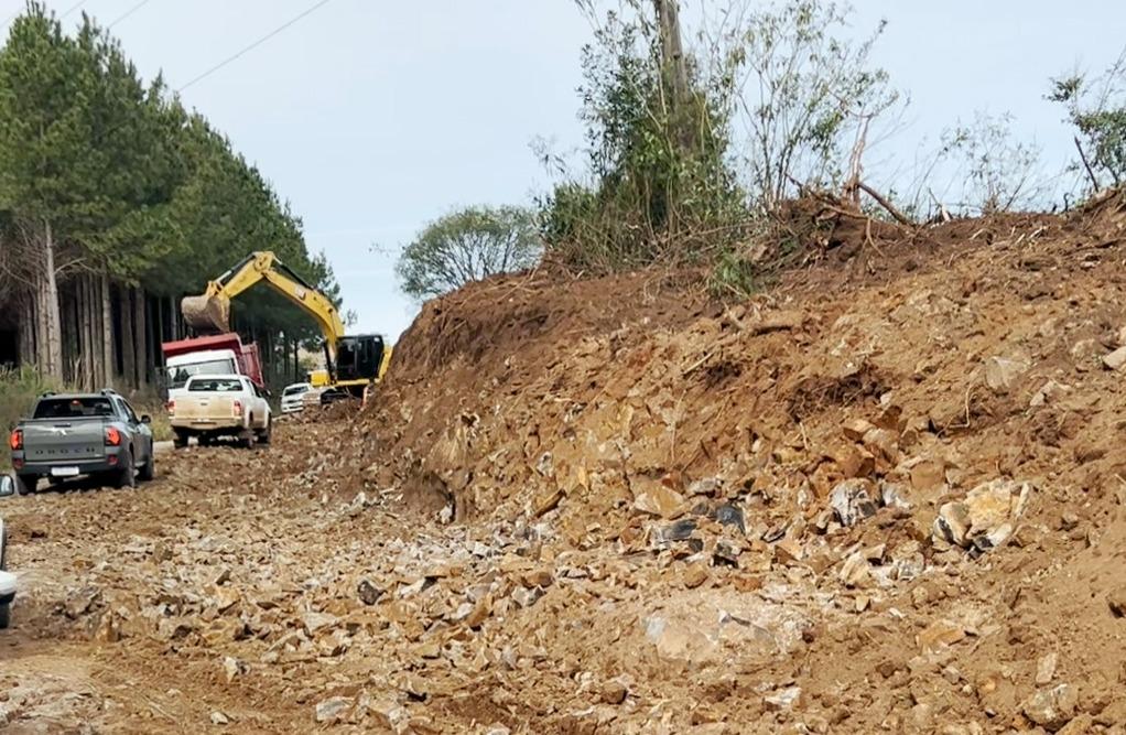 Obra do primeiro asfalto rural de Palmas está se tornando realidade